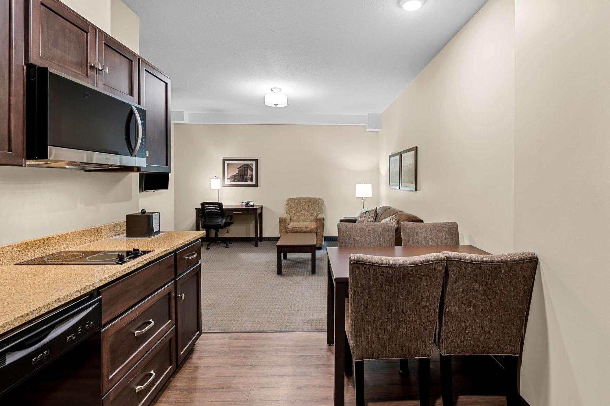 Best Western Plus Lacombe Inn And Suites Dış mekan fotoğraf
