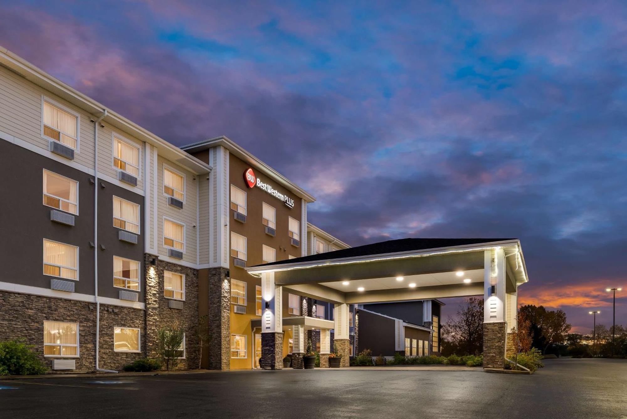 Best Western Plus Lacombe Inn And Suites Dış mekan fotoğraf