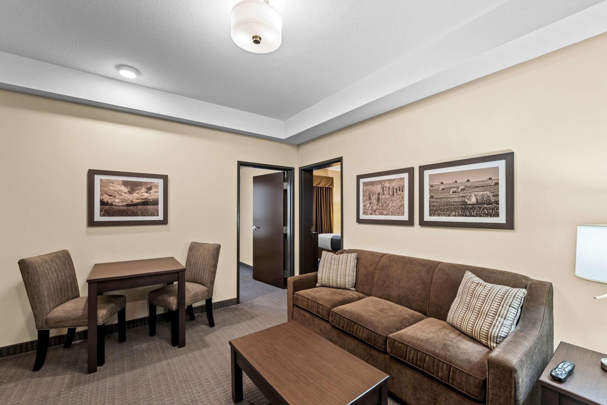 Best Western Plus Lacombe Inn And Suites Dış mekan fotoğraf