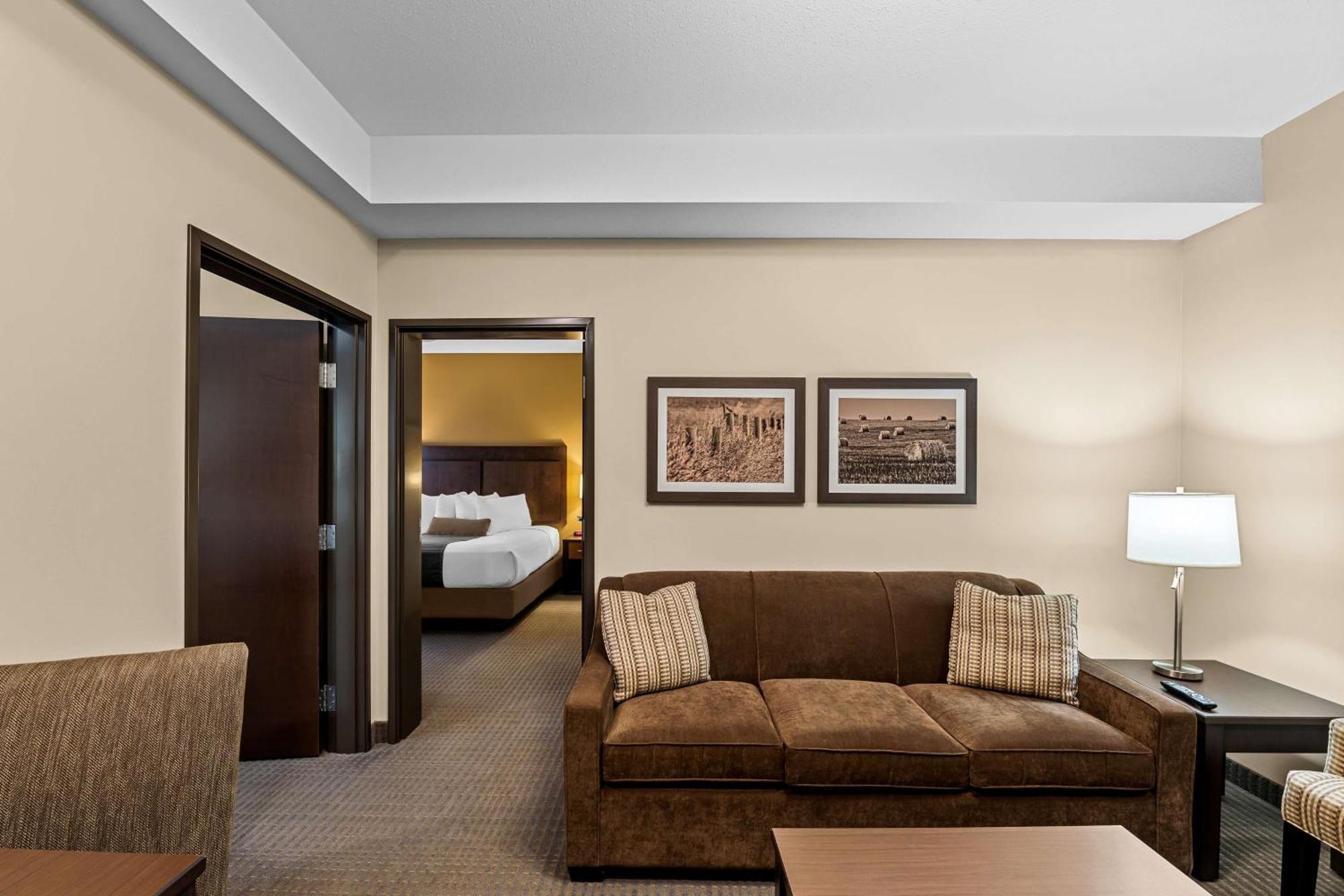 Best Western Plus Lacombe Inn And Suites Dış mekan fotoğraf