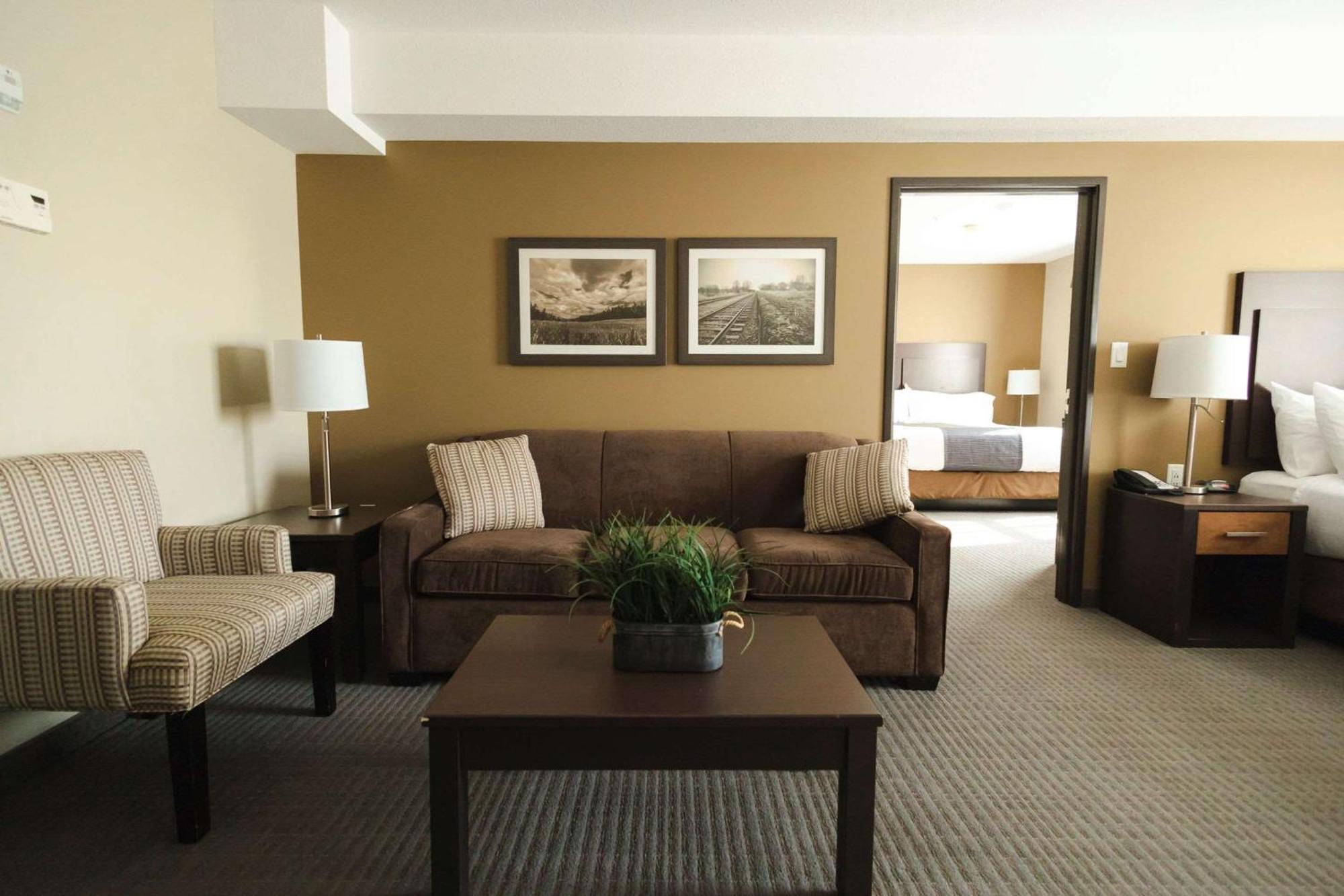 Best Western Plus Lacombe Inn And Suites Dış mekan fotoğraf