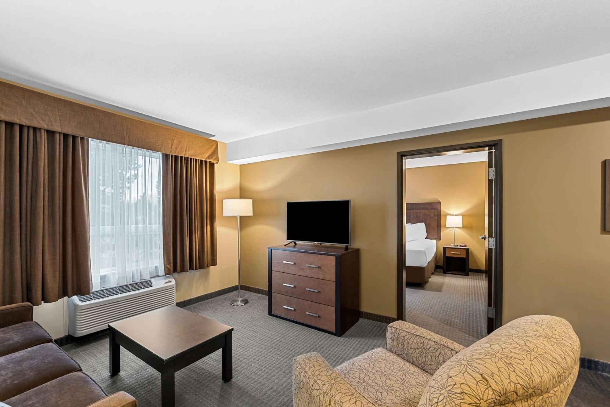Best Western Plus Lacombe Inn And Suites Dış mekan fotoğraf