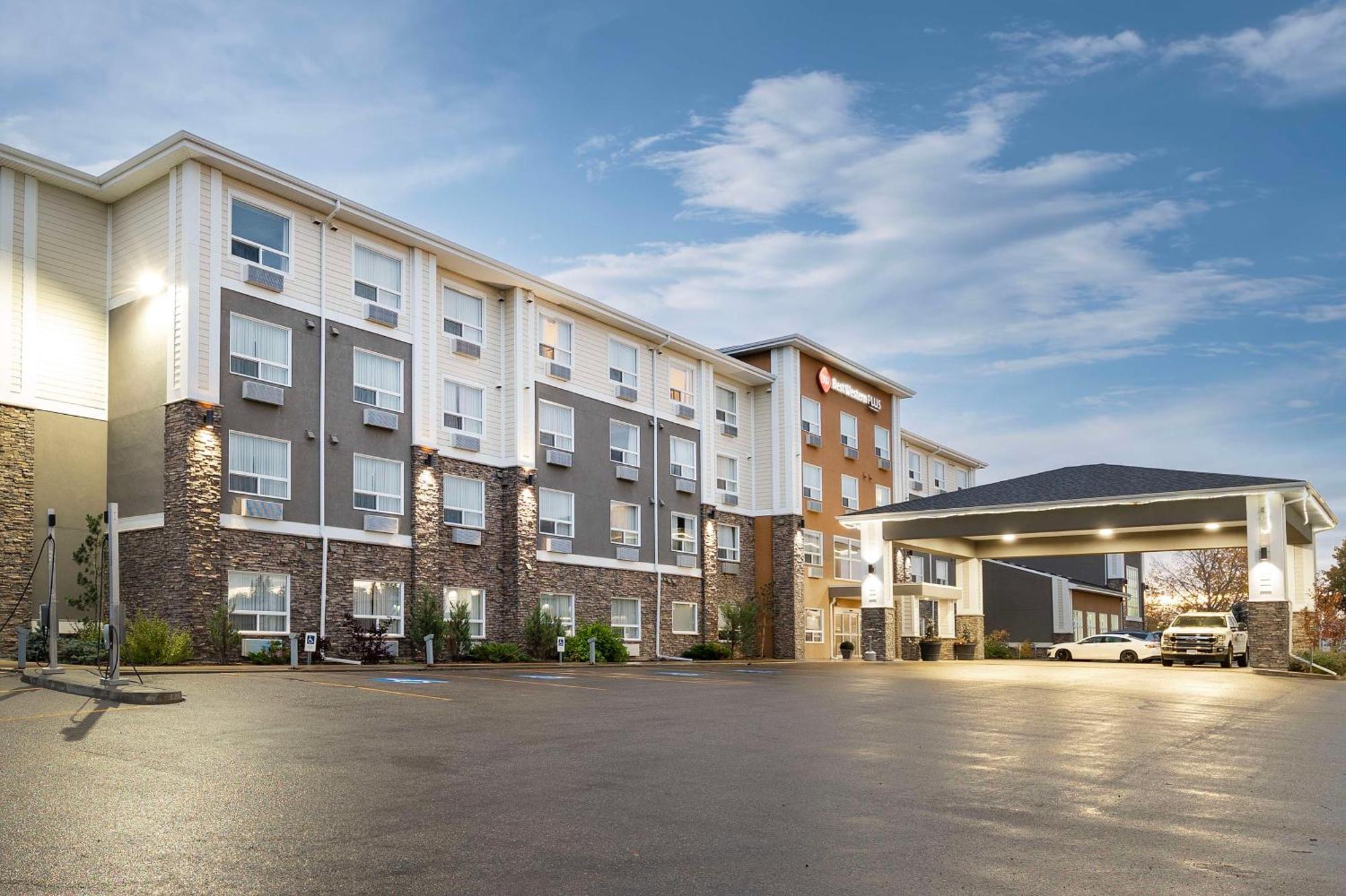 Best Western Plus Lacombe Inn And Suites Dış mekan fotoğraf