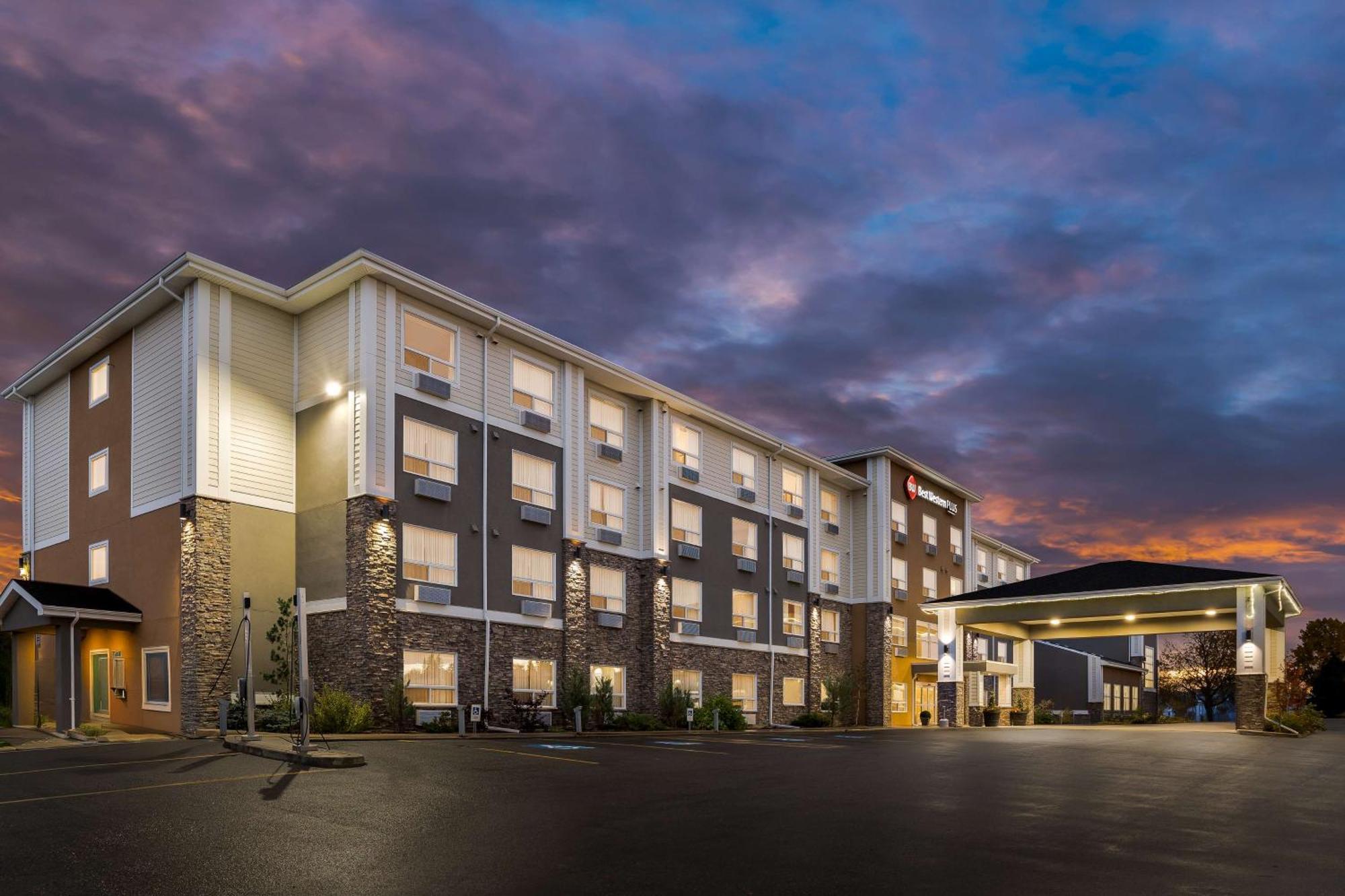 Best Western Plus Lacombe Inn And Suites Dış mekan fotoğraf